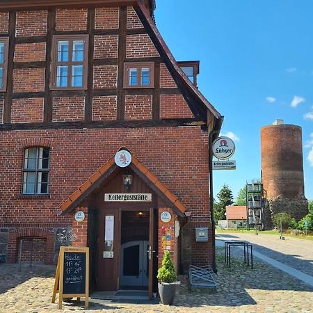 Schloss Rothenklempenow Hotel Exterior photo